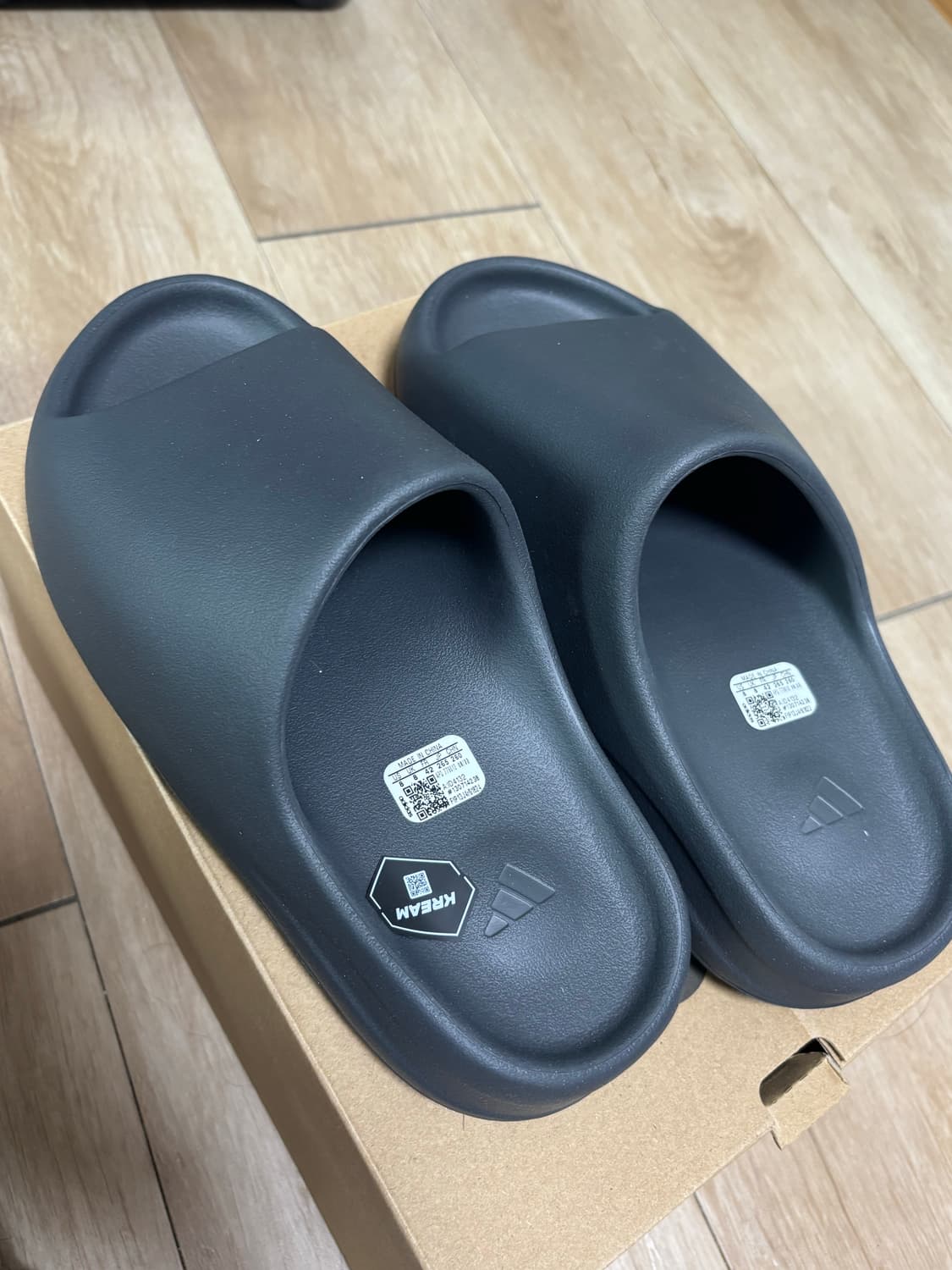 아디다스 이지슬라이드 그래닛 265 상품이미지1