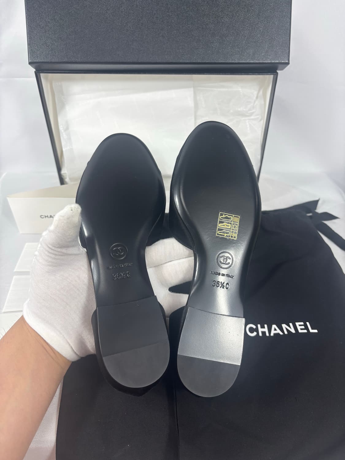 (새상품)샤넬 발레리나 플랫 사틴 메탈 슈즈 36.5 상품이미지4