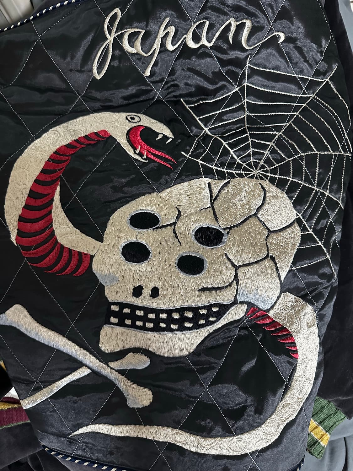 캐피탈 스컬 스네이크 샴봄버 상품이미지3