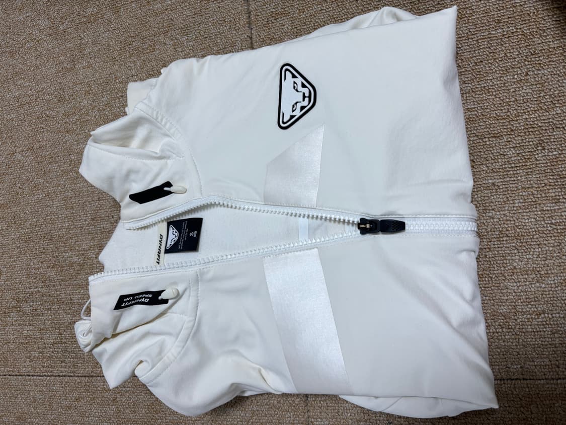 다이나핏 트레이닝 집업 상품이미지1