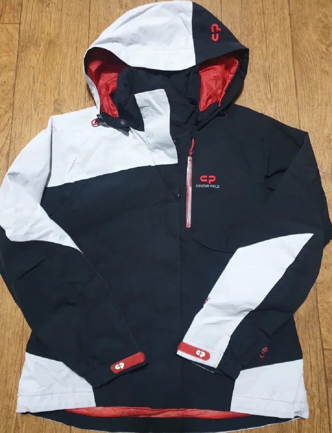 센터폴 아웃도어 바람막이 90 사이즈입니다 상품이미지2