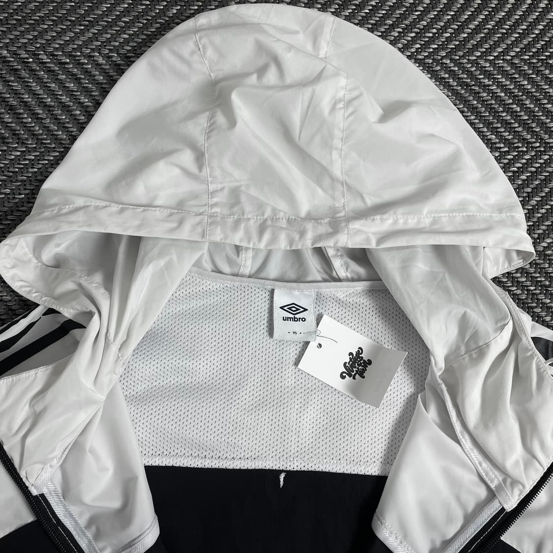 엄브로 스펠아웃 트랙 바람막이 자켓o 2835 상품이미지4