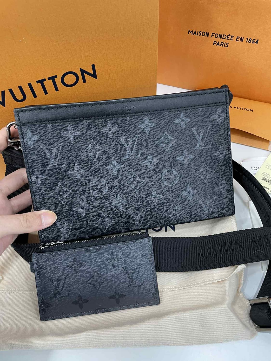 루이비통 이클립스 가스통 웨어러블 월릿 크로스백 상품이미지2