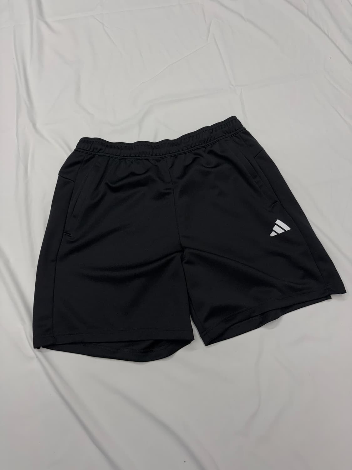 아디다스 에센셜 러닝 쇼트 반바지 상품이미지1
