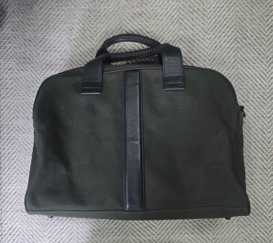 Im product issey Miyake 90s 보스턴백 상품이미지2