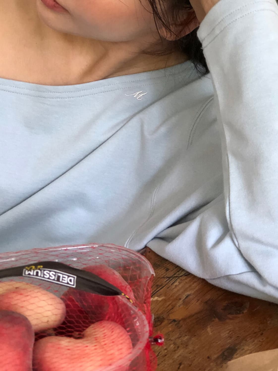 언더비  Nestle 오프숄더 맨투맨 뮤트블루 상품이미지3