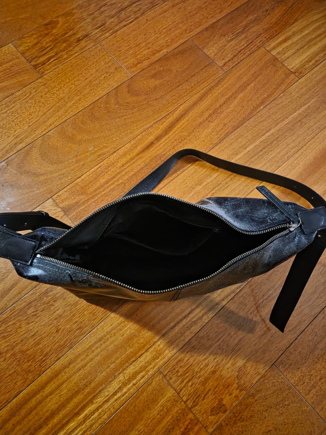 밈더워드로브 크랙 레더 호버백 상품이미지4