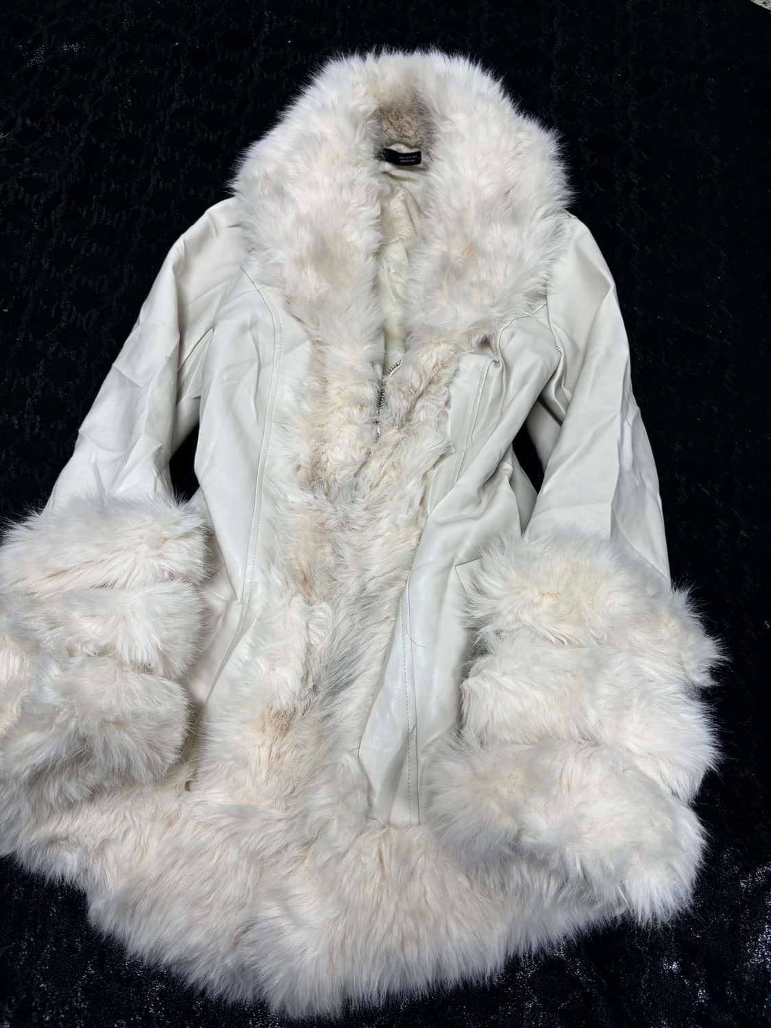 “Vintage” 00’s Rare Design White Fur Tri 상품이미지9