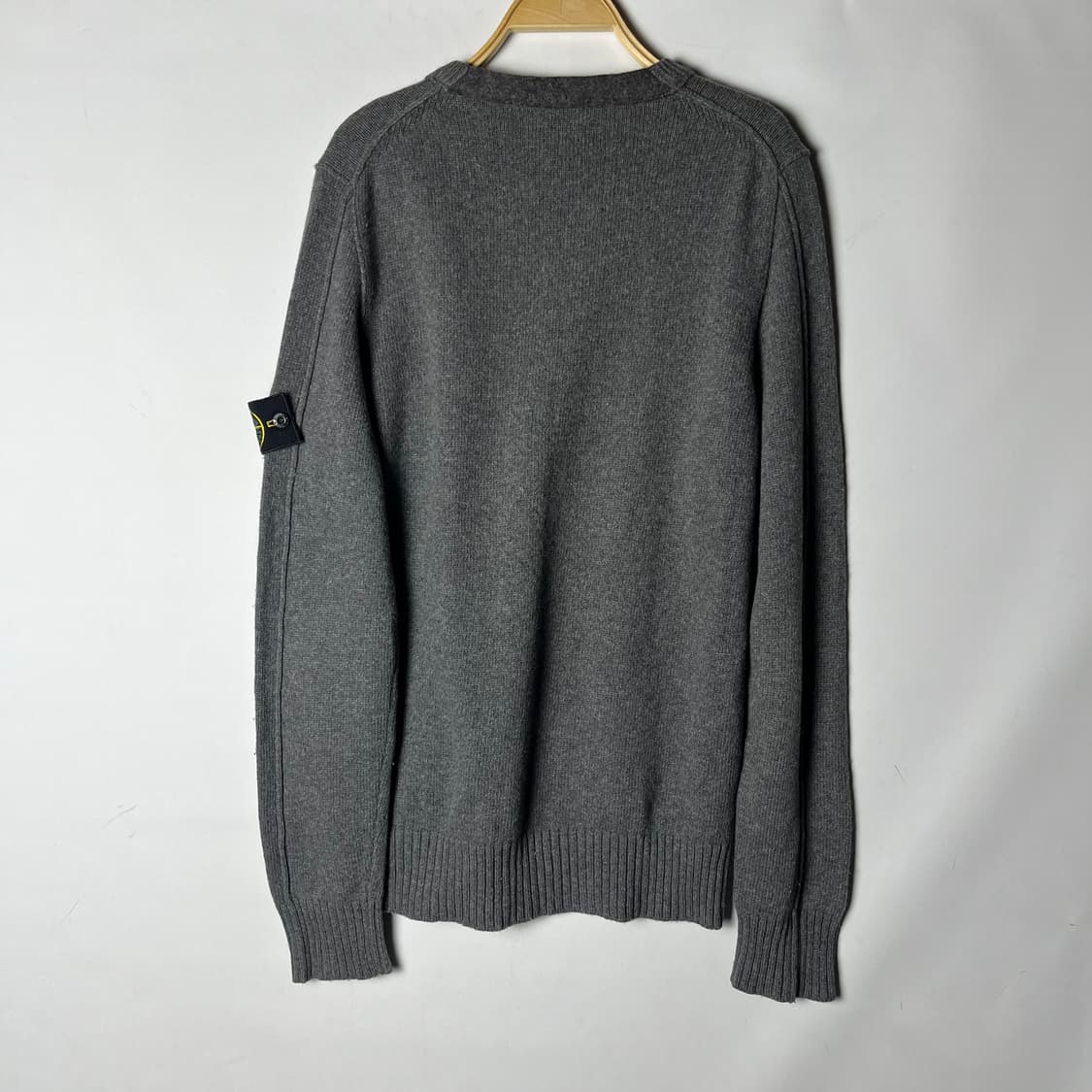 [Stone Island] 스톤아일랜드 크루넥 와펜 울 니트 상품이미지2