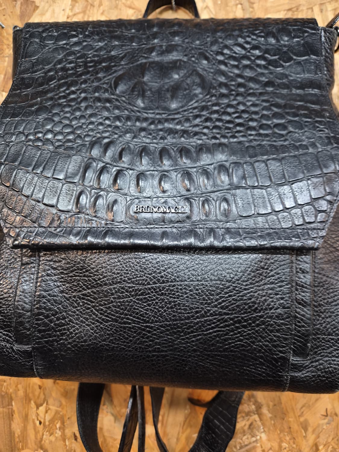 브루노말리 크로커 엠보 가죽 백팩
 상품이미지3