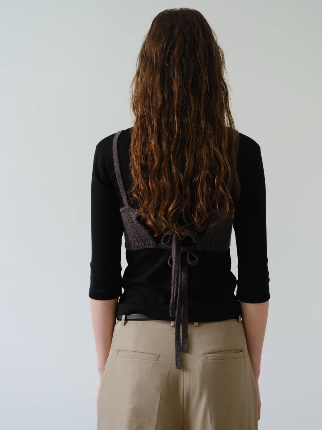 아르토 Strap Cropped Knit Bustier Charcoal 상품이미지9