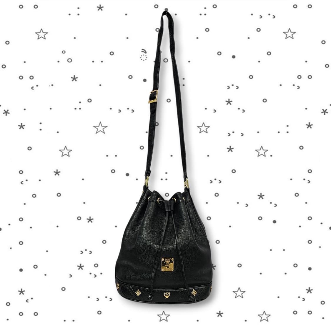 MCM 블랙 레더 드로스트링 버킷백 상품이미지1