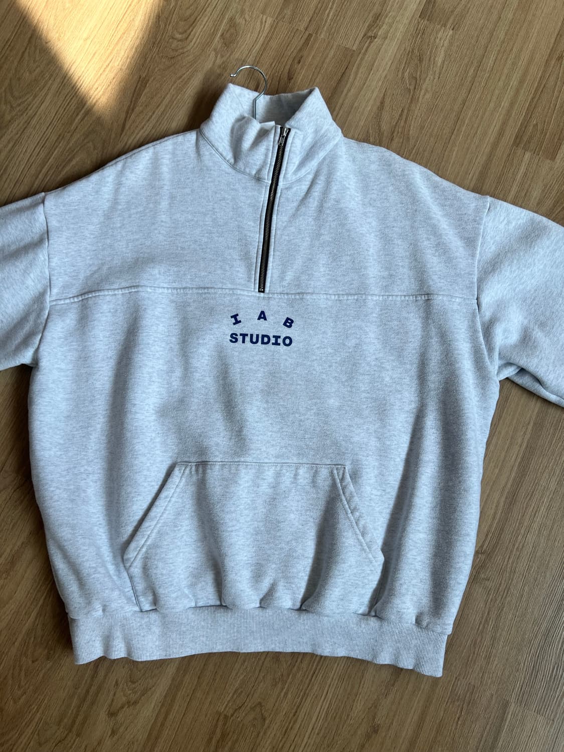 아이앱 하프집업 상품이미지1