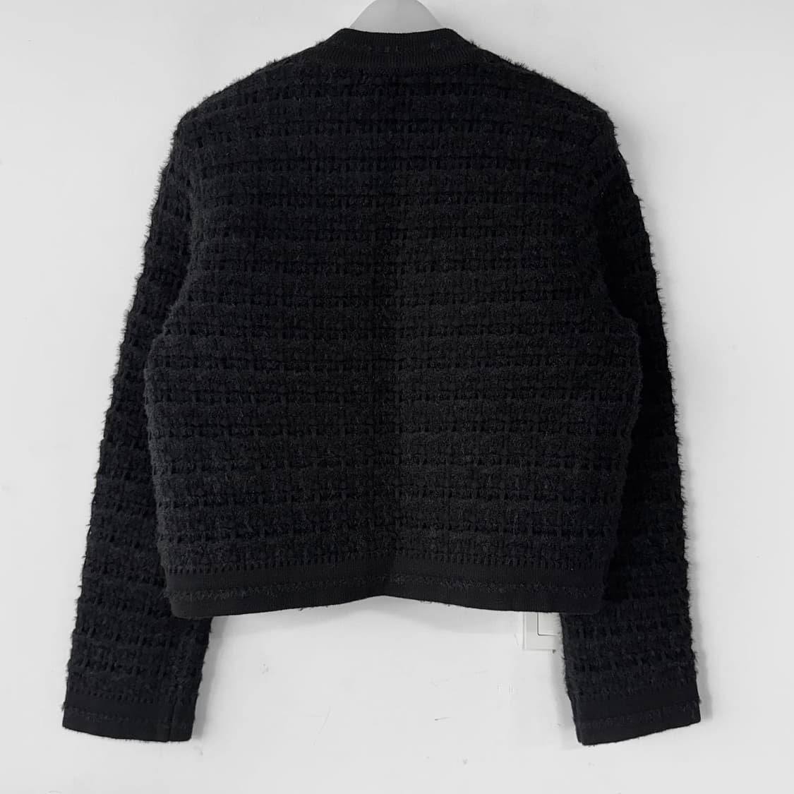 SJYP 23 라운드 넥 블랙 니트 가디건 상품이미지4