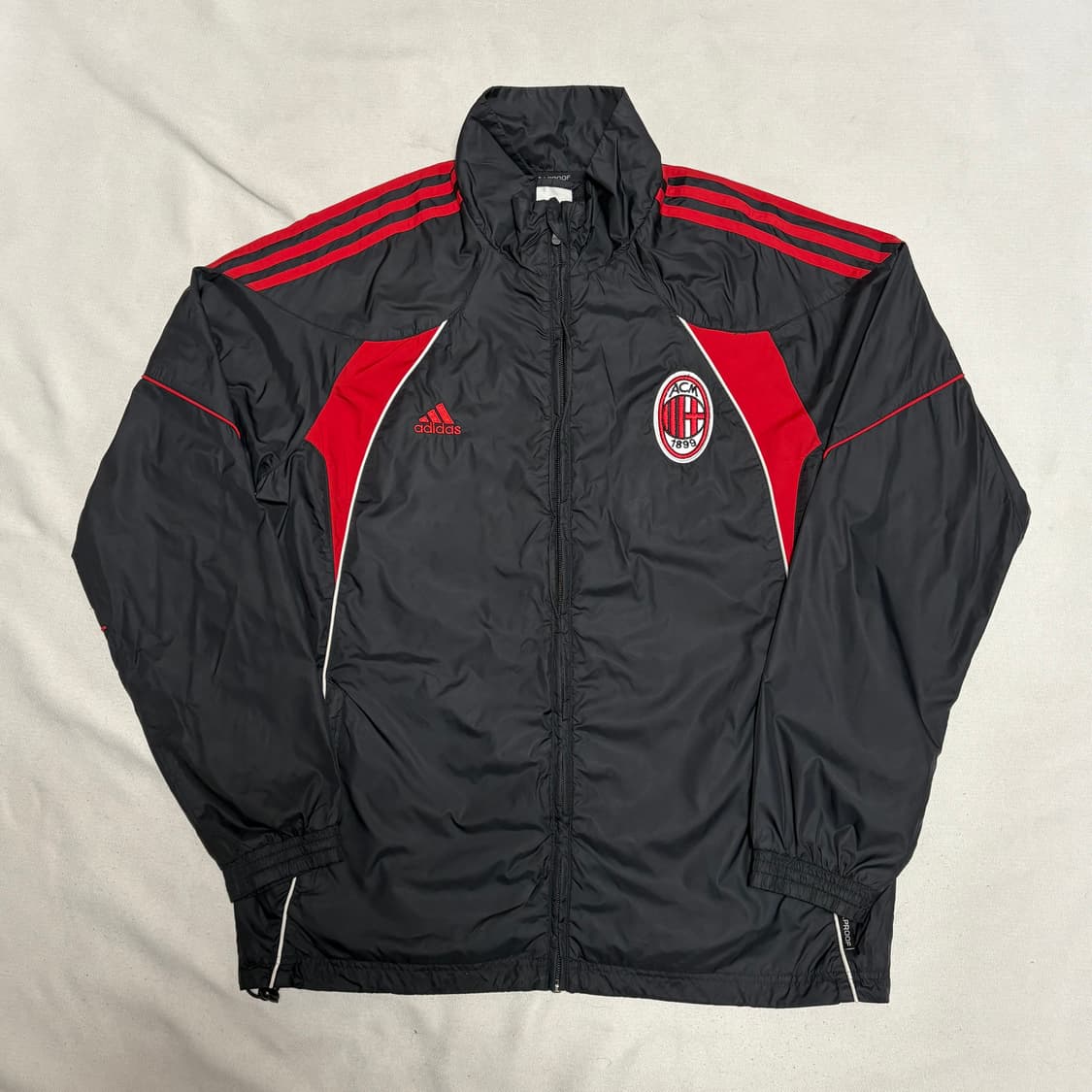 105 아디다스 AC밀란 레드 파이핑 블랙 바람막이 상품이미지2
