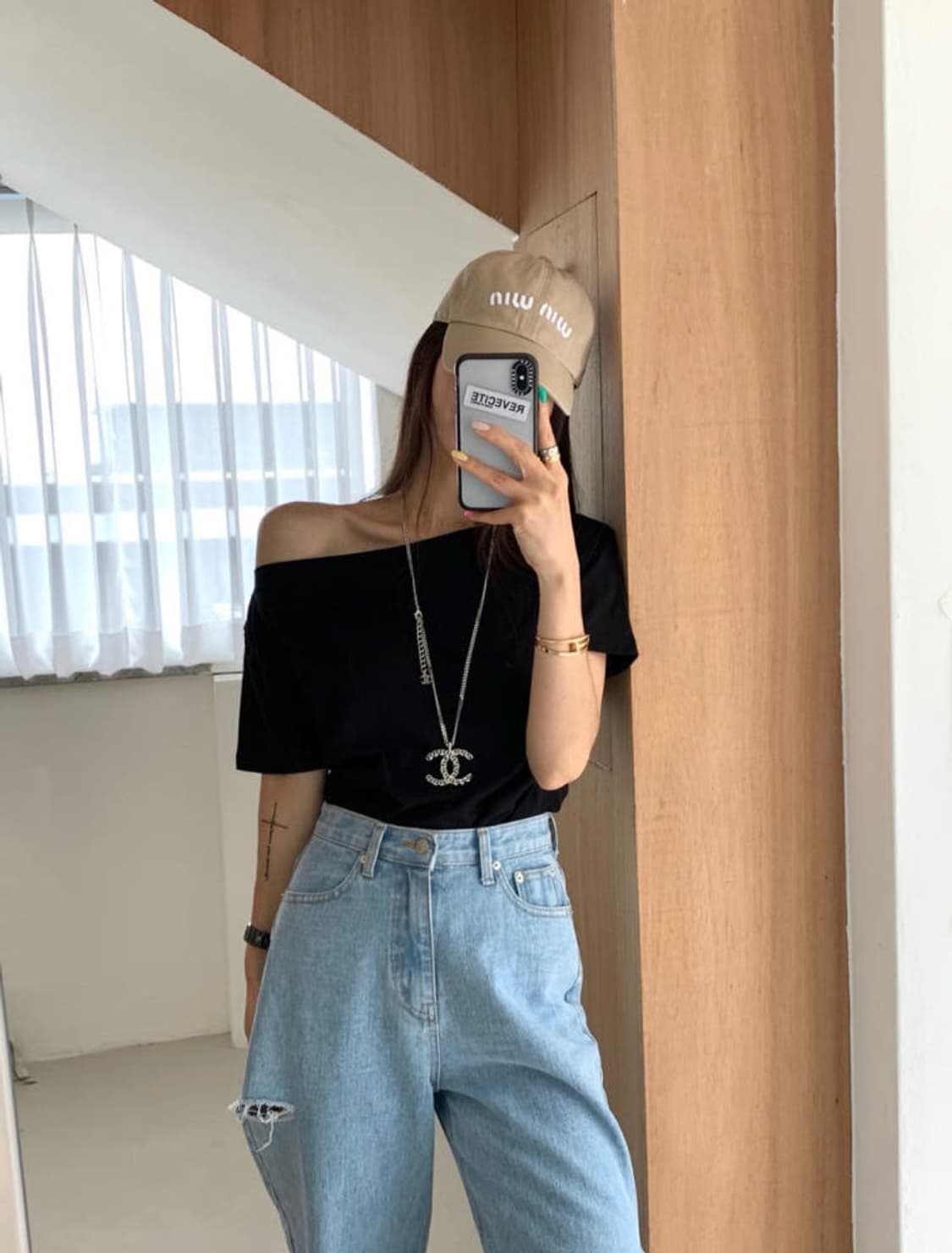 레브시티 반팔오프티 - 아이보리, 블랙 상품이미지3