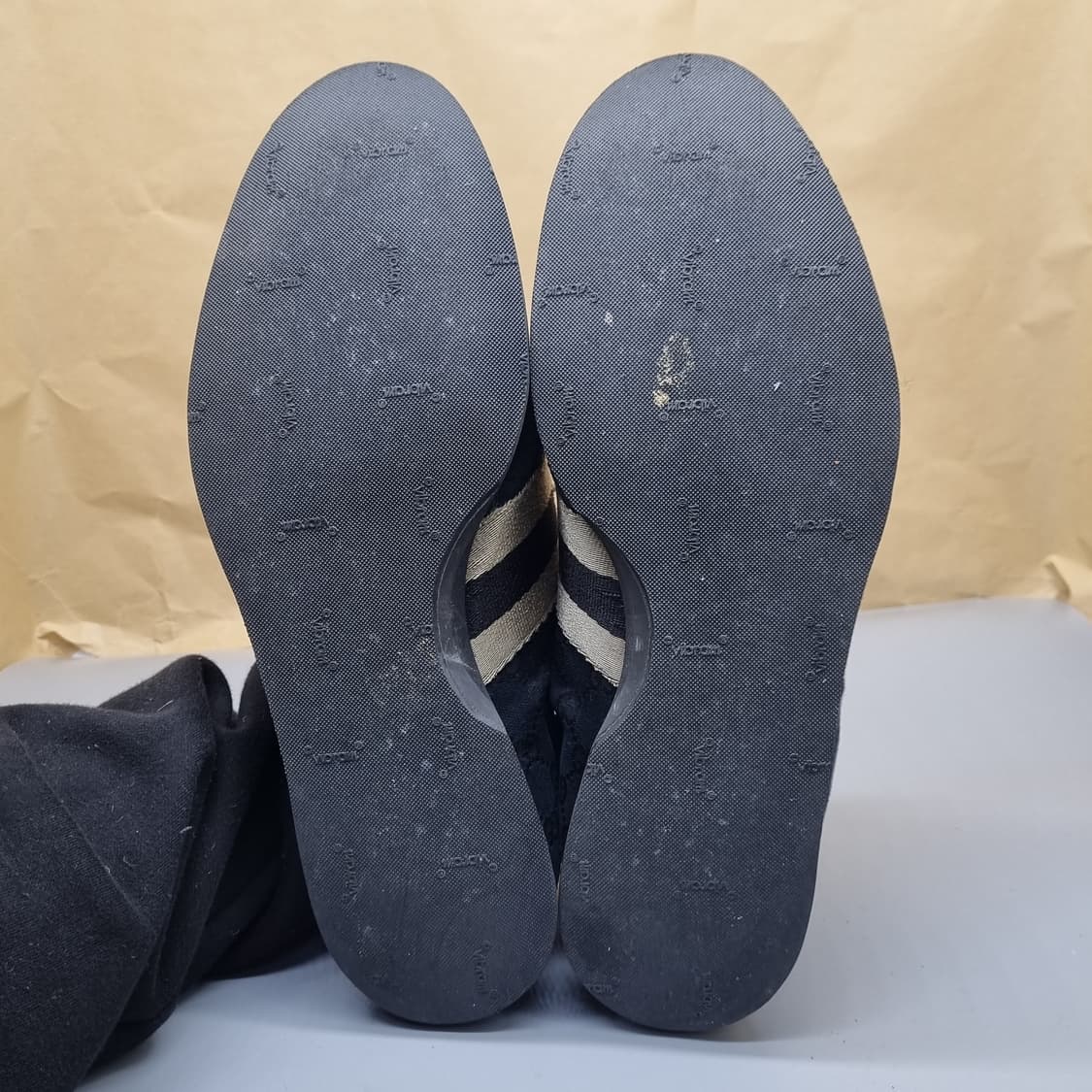 구찌 캔버스 남성스니커즈44 280 상품이미지3