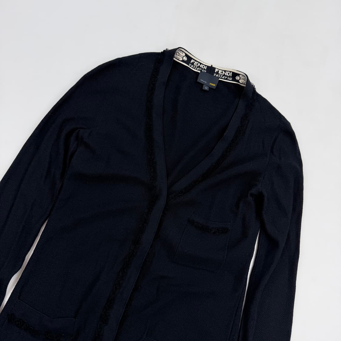 펜디 selleria 테이핑 패턴 니트 가디건 상품이미지3