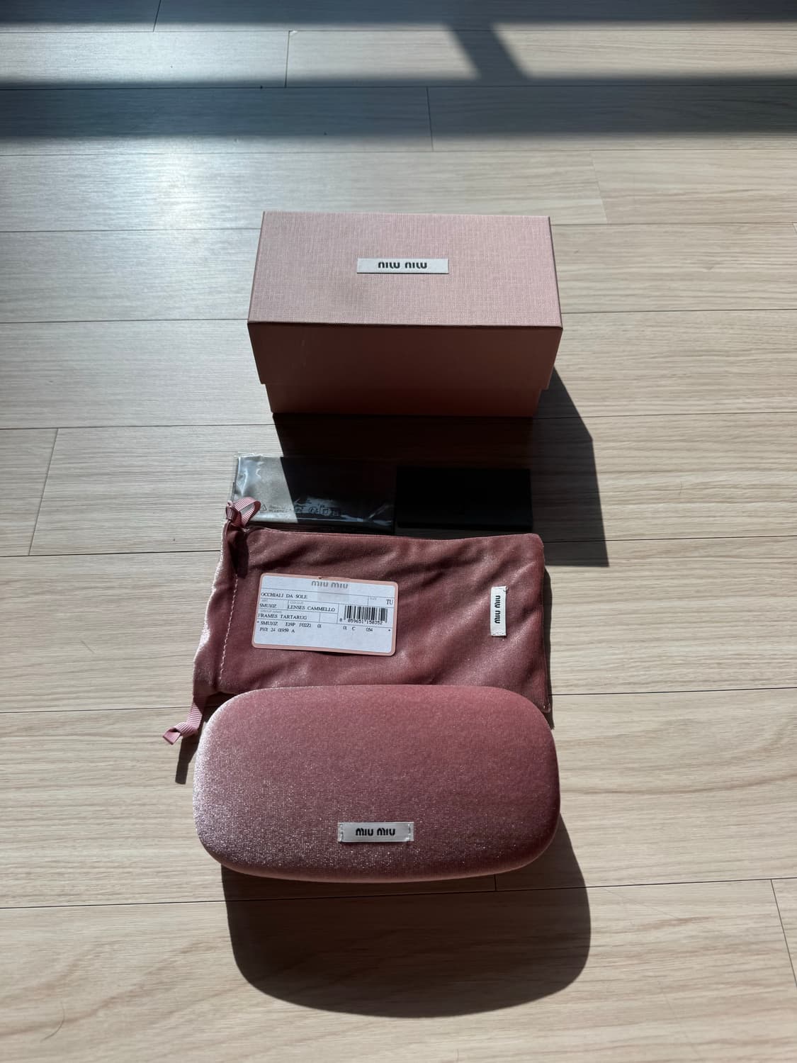 미우미우 런웨이 선글라스  상품이미지2