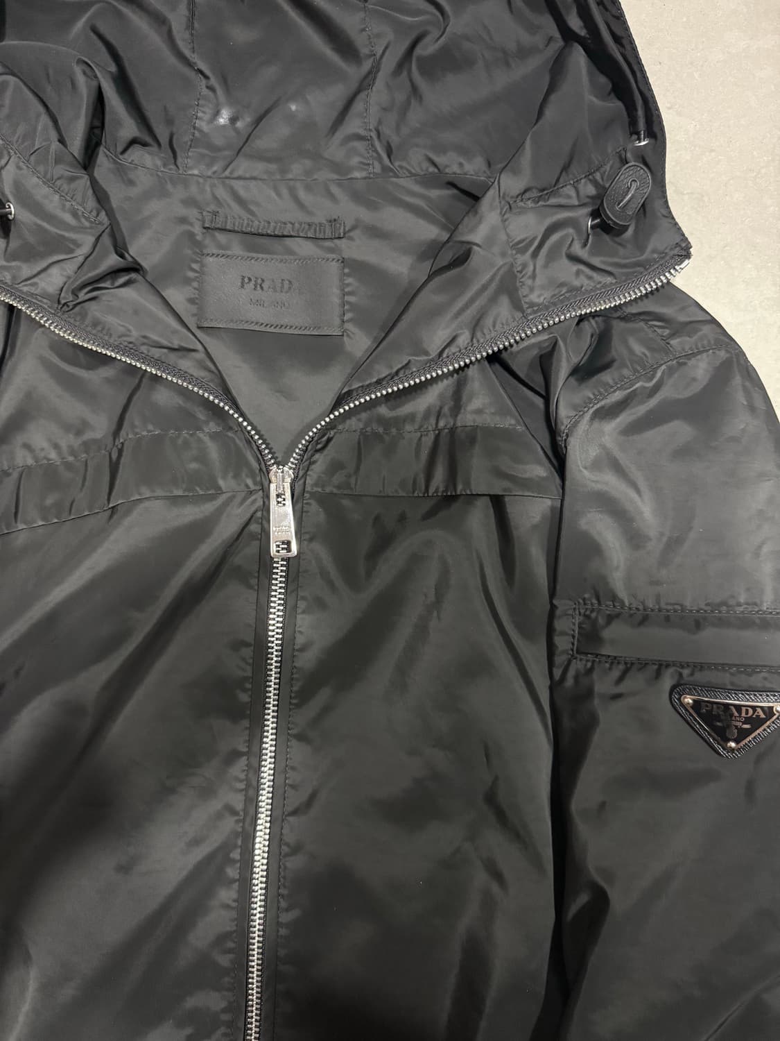 [당일출고,50사이즈] 프라다 리나일론 바람막이 상품이미지2