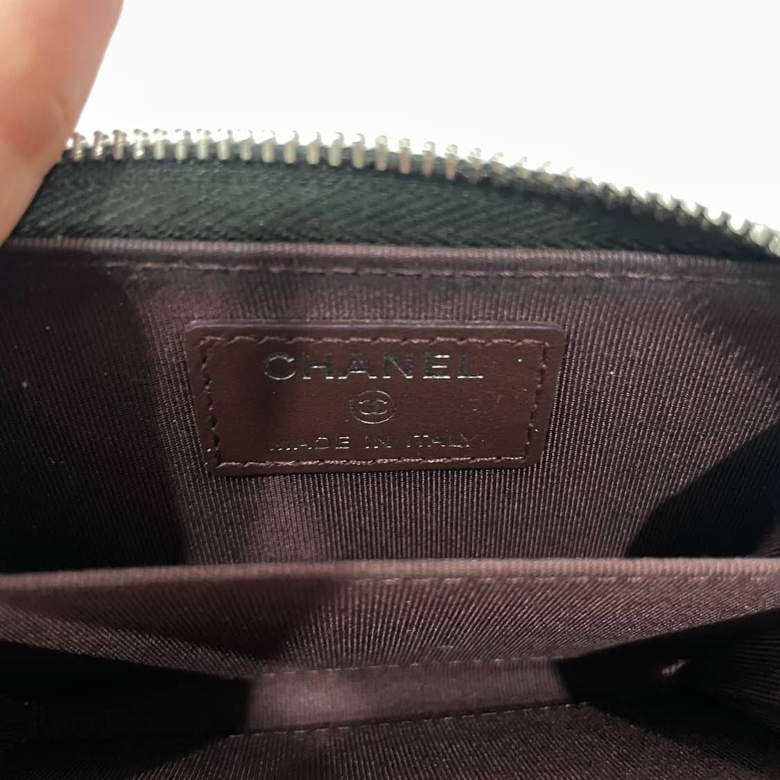 샤넬 클래식 퀄팅 지퍼 지갑 상품이미지3