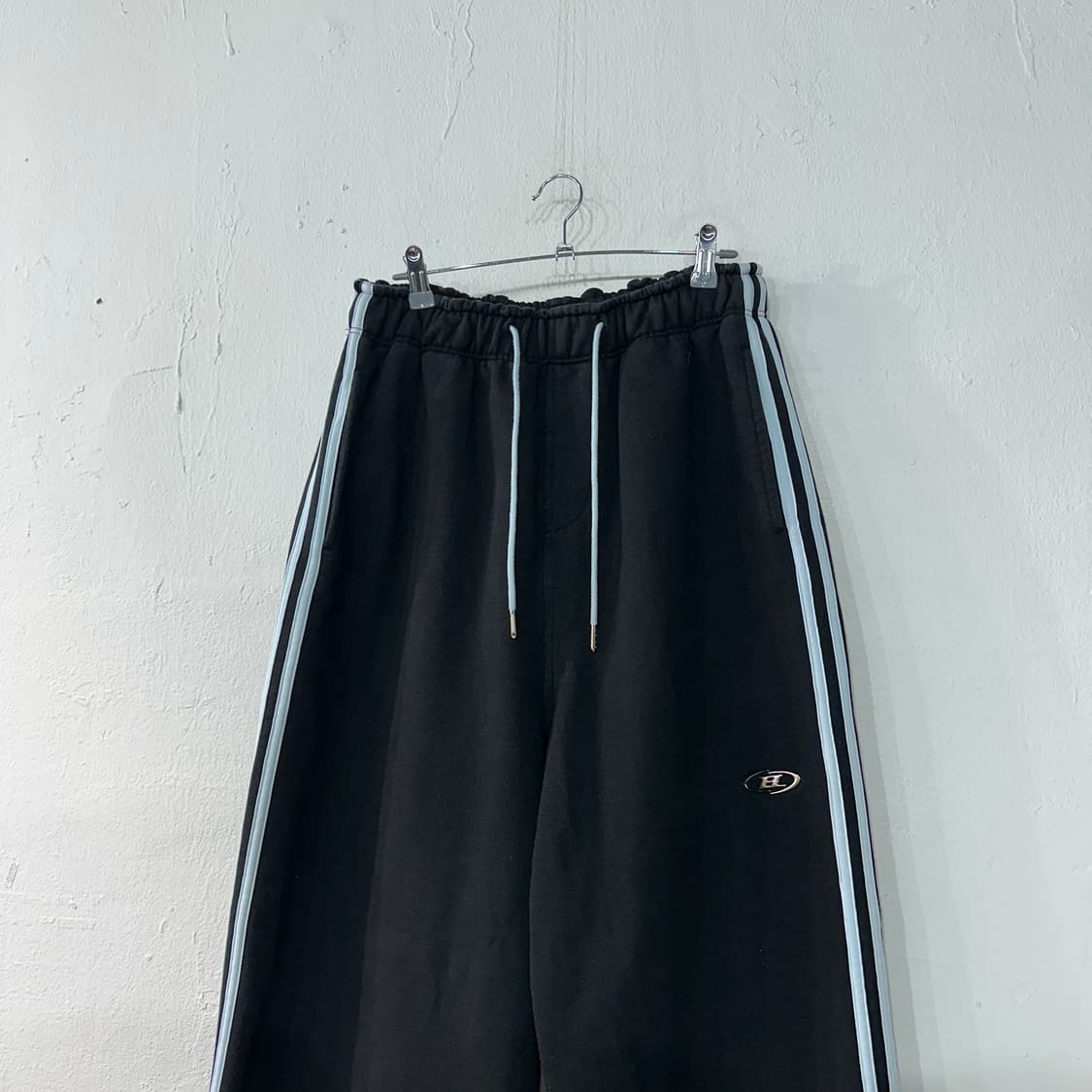 본투윈 크롬B 와이드 트랙 팬츠 2size 상품이미지2