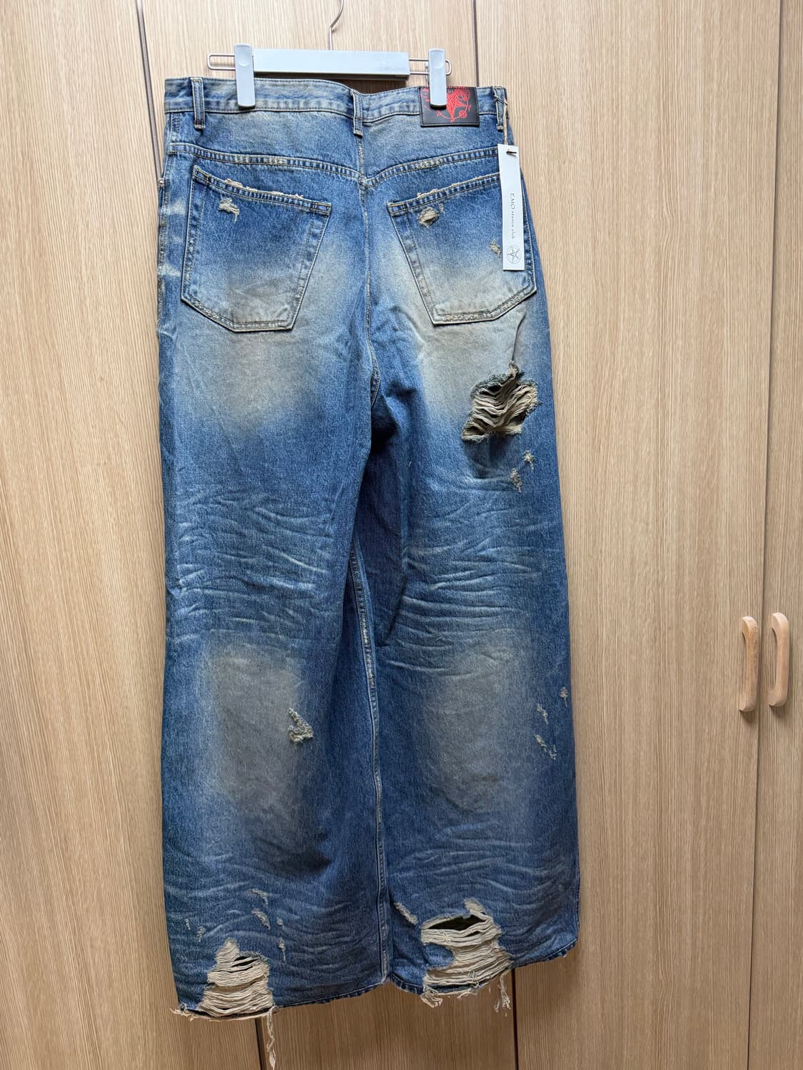 애모스탠스클럽 Destroyed baggy wide leg jeans 상품이미지4