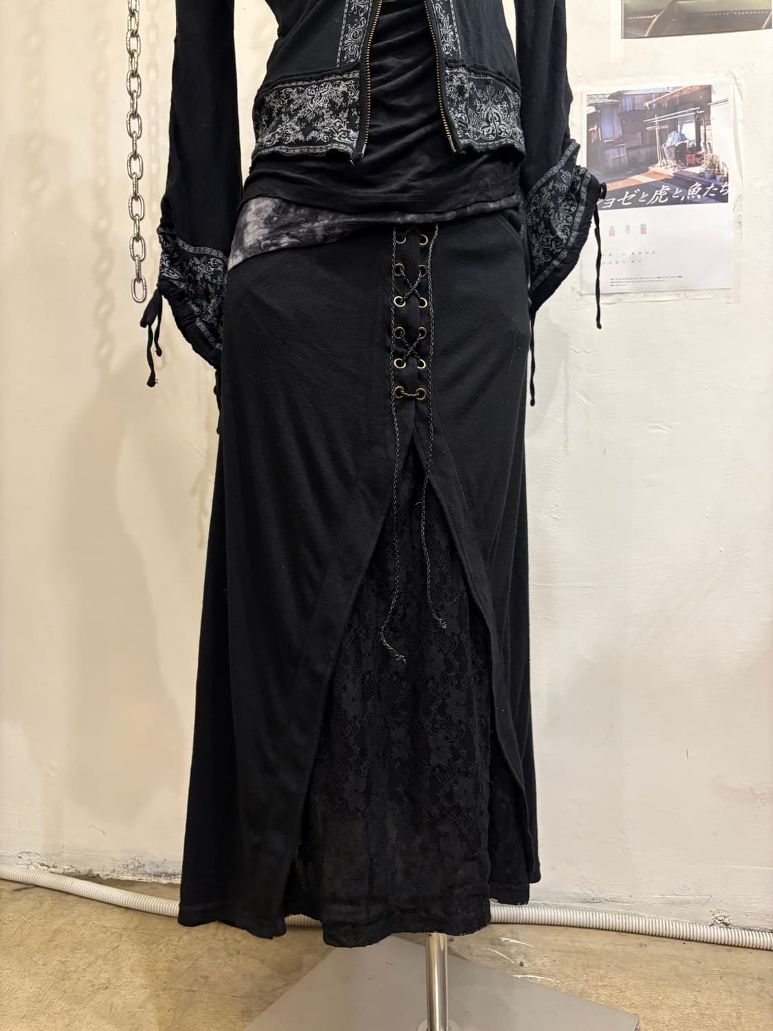 dig deep 디그딥 아일렛 리본 절개 레이스 블랙 롱스커트 펑크 상품이미지1