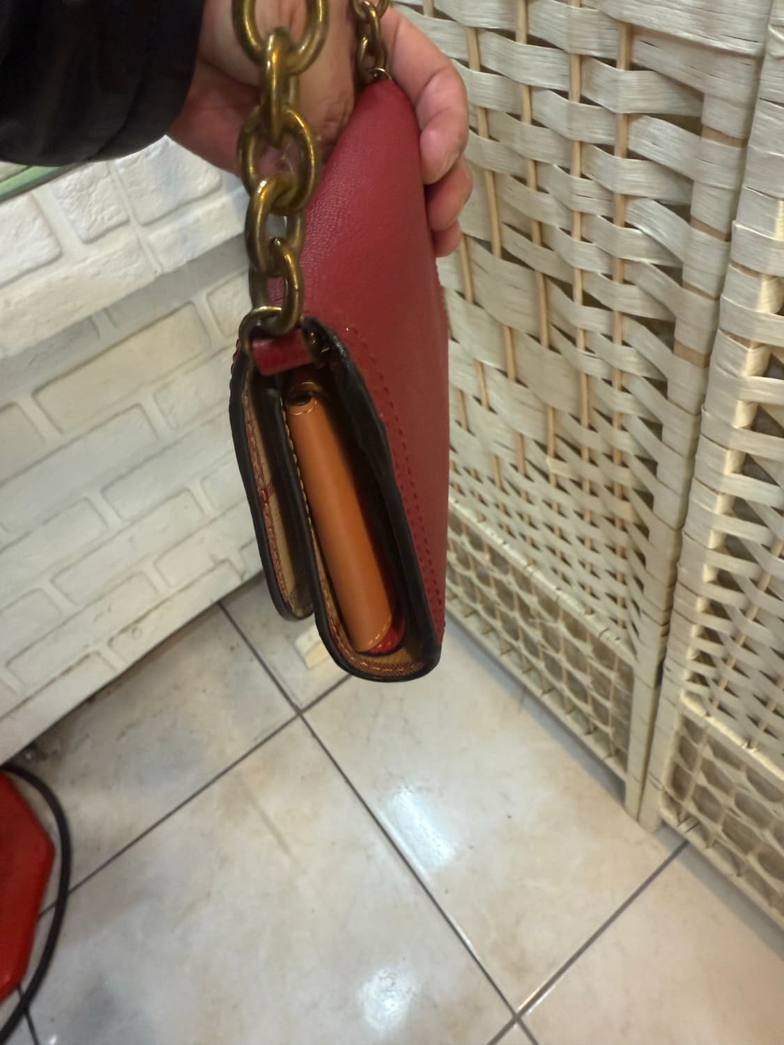 정품 버버리 파우치 체인 크로스백 팝니다 상품이미지3