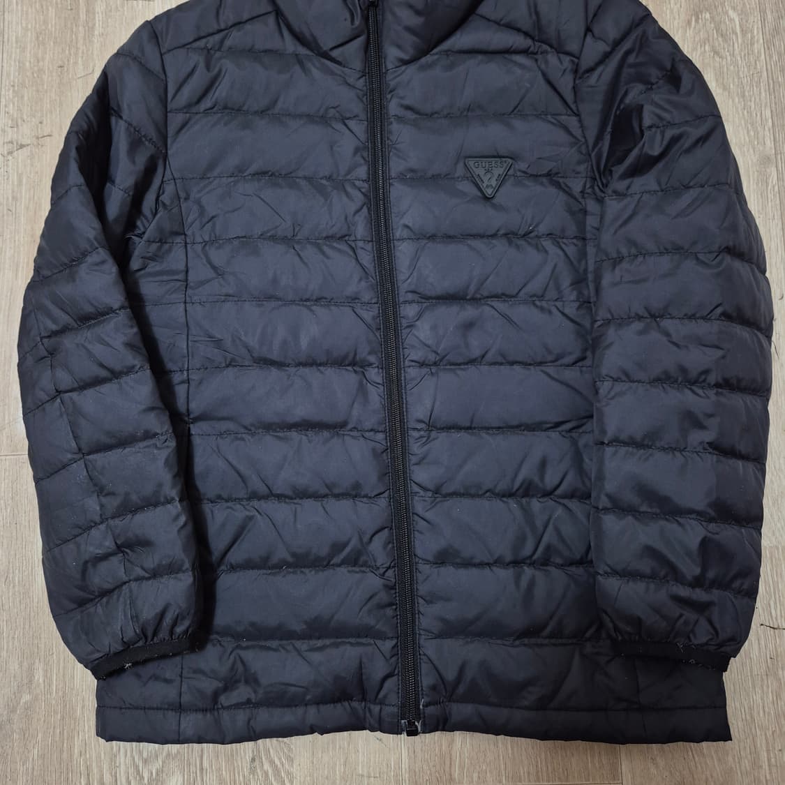 게스 로스앤젤레스 키즈 와펜로고 구스다운 경량패딩 65-130 상품이미지3