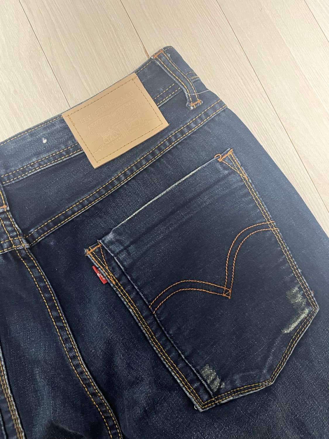 리바이스 다크워싱 레귤러 일자 데님 (32-33 / 총장 109) 상품이미지1