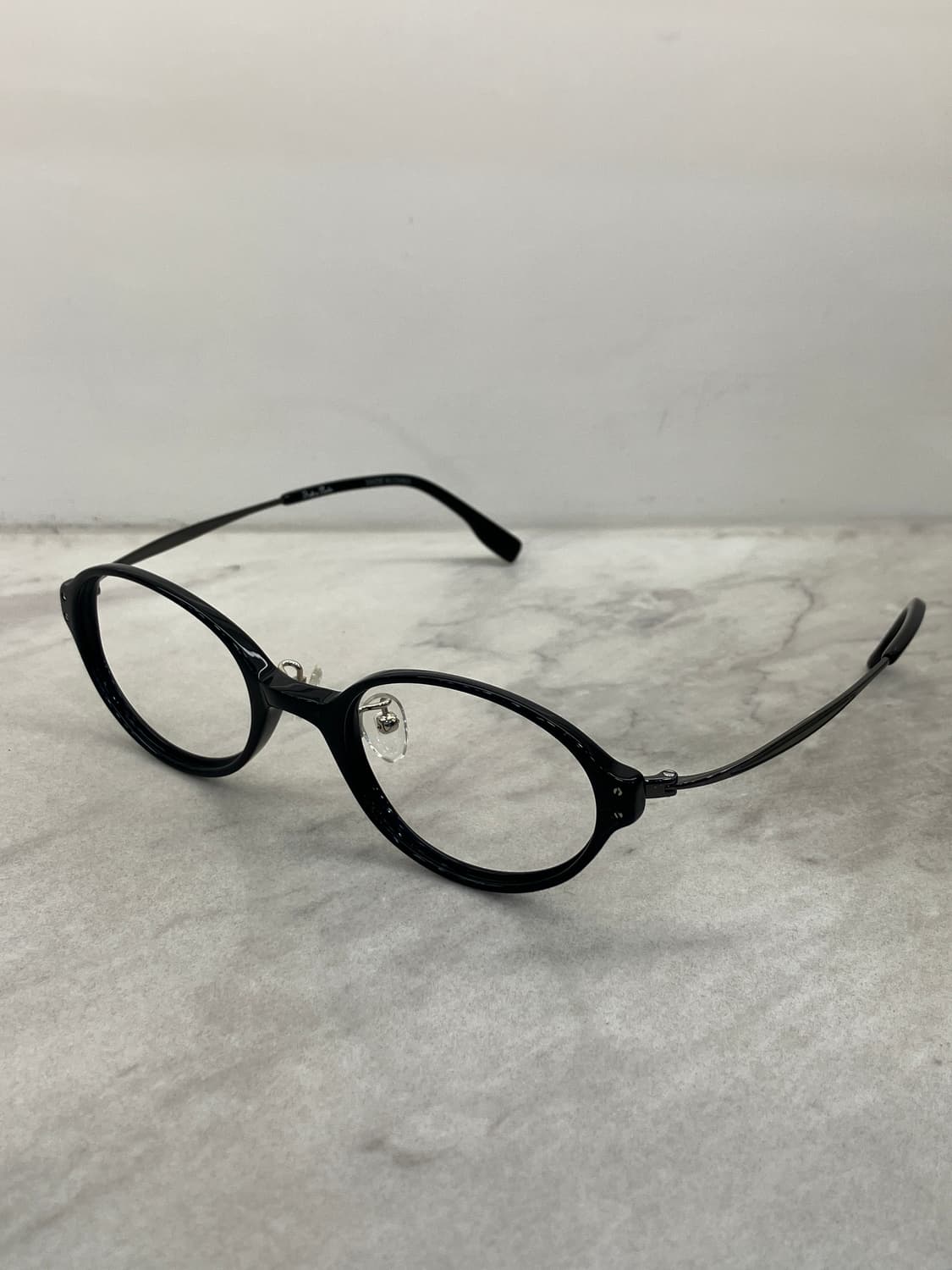 앤서니 브라운 Anthony Brown 블랙 메탈렉 오벌 뿔테 안경 상품이미지8