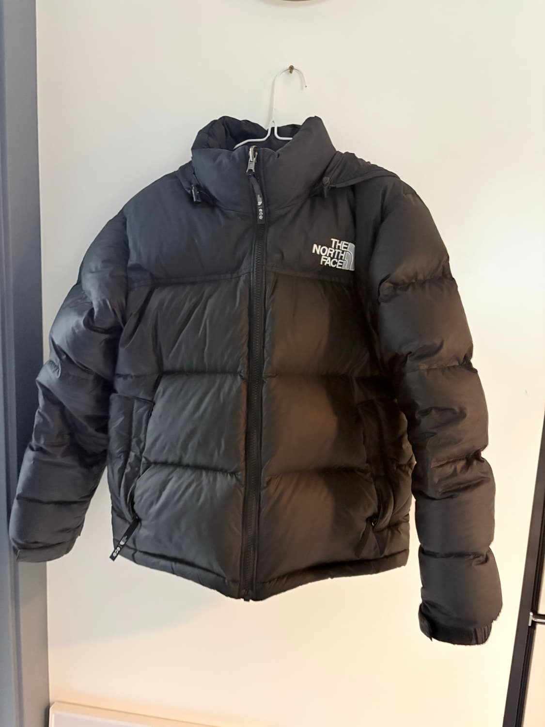 노스페이스 눕시 패딩 블랙 색상 M(90) 상품이미지2