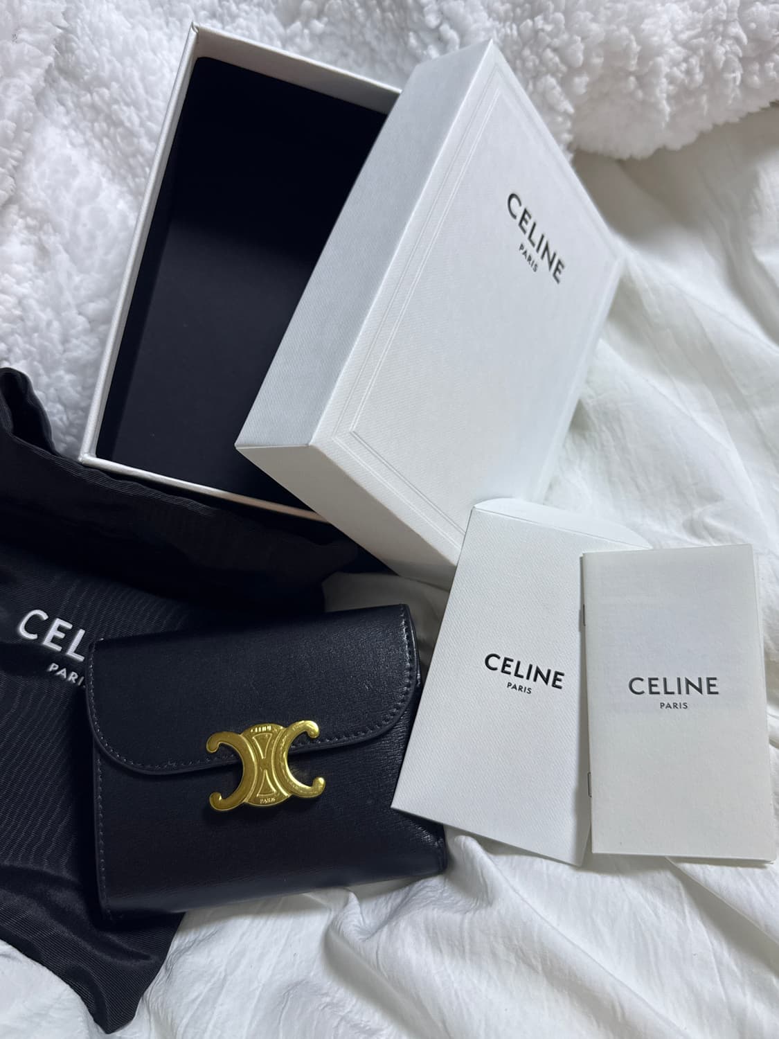 셀린느 트리옹프 블랙 반지갑 상품이미지1