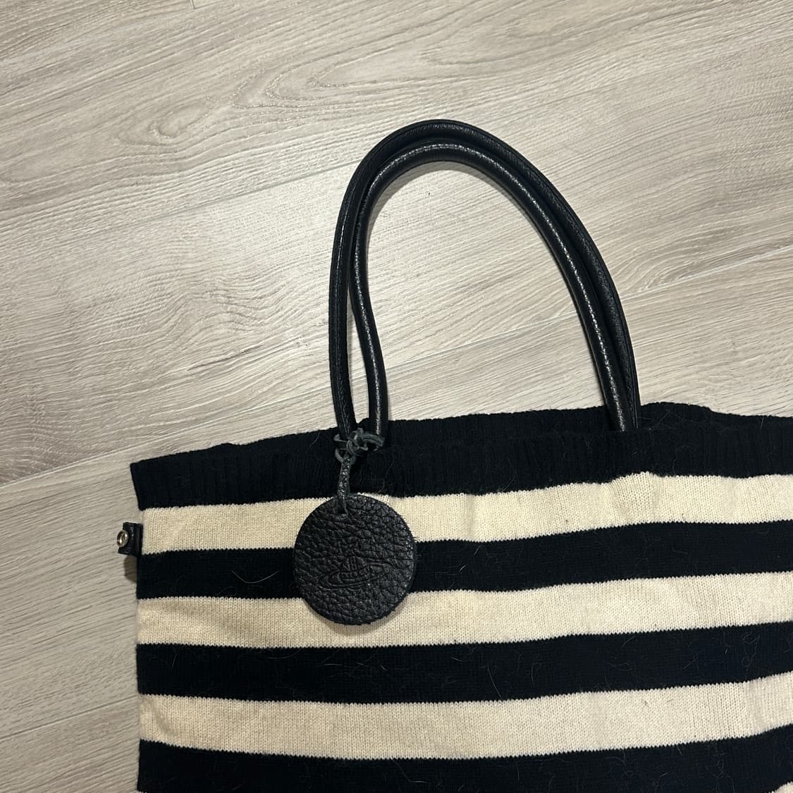 비비안웨스트우드 스컬베어 니트 백 상품이미지4