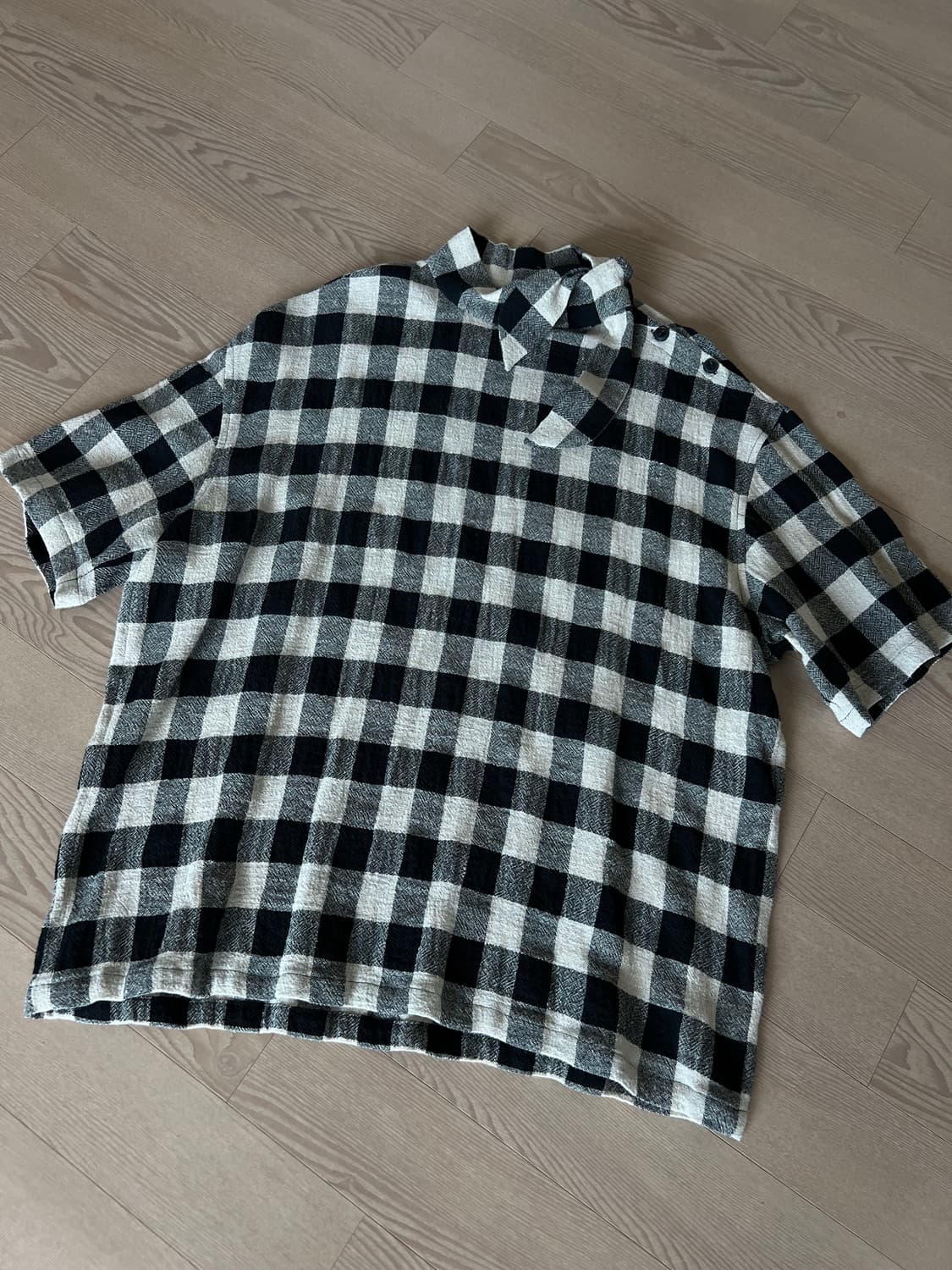 비욘드클로젯 컬렉션 라인 반팔 상품이미지1