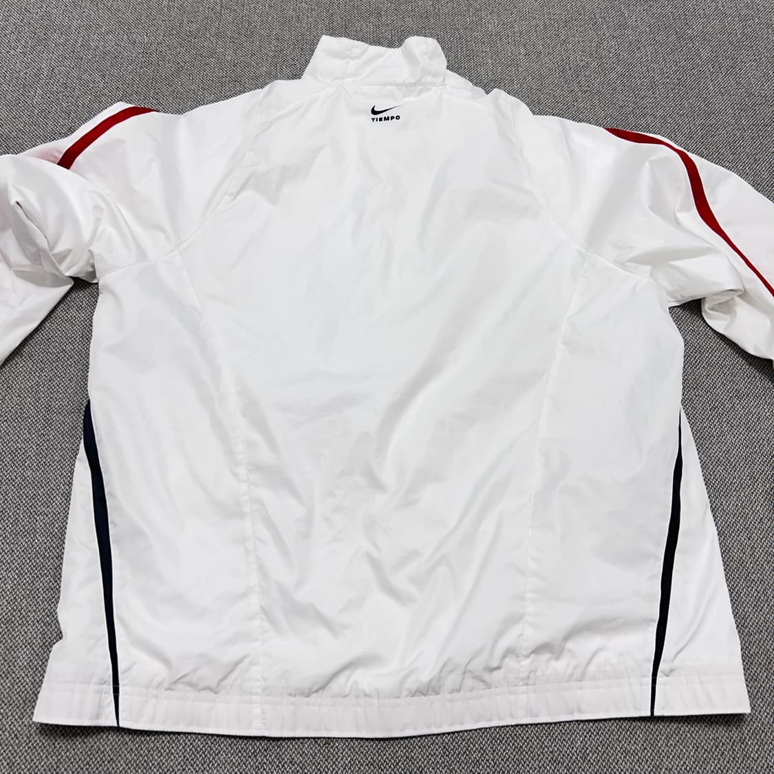 나이키 흰빨 티엠포 올드스쿨 바람막이(XL) 상품이미지6