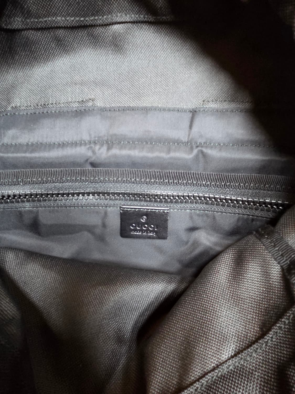 구찌 블랙 삼선 스트랩 백팩 상품이미지7