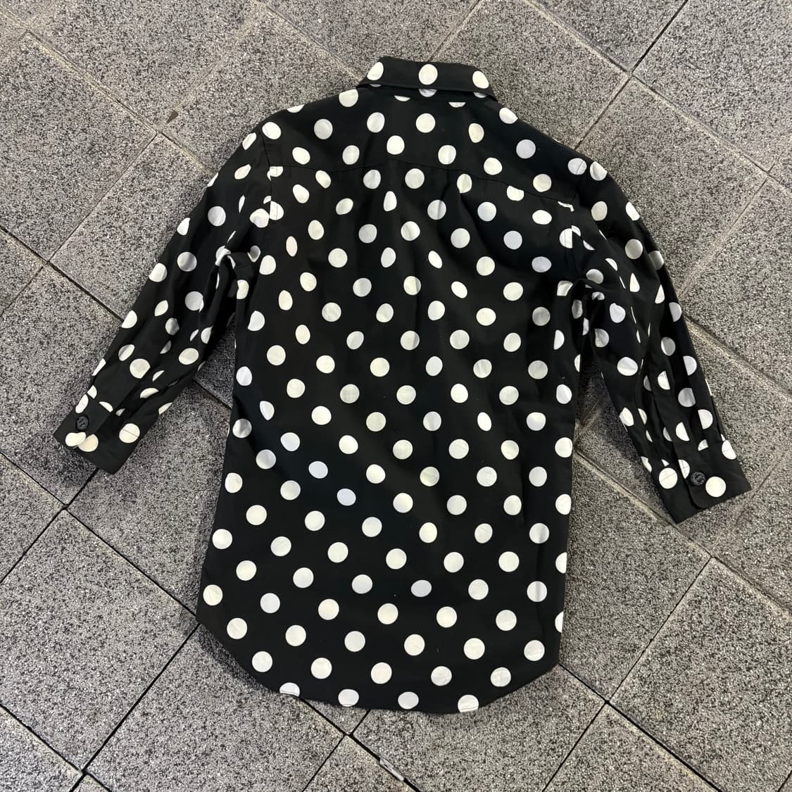 꼼데가르송 옴므 플러스 폴카닷 크롭 셔츠 상품이미지7