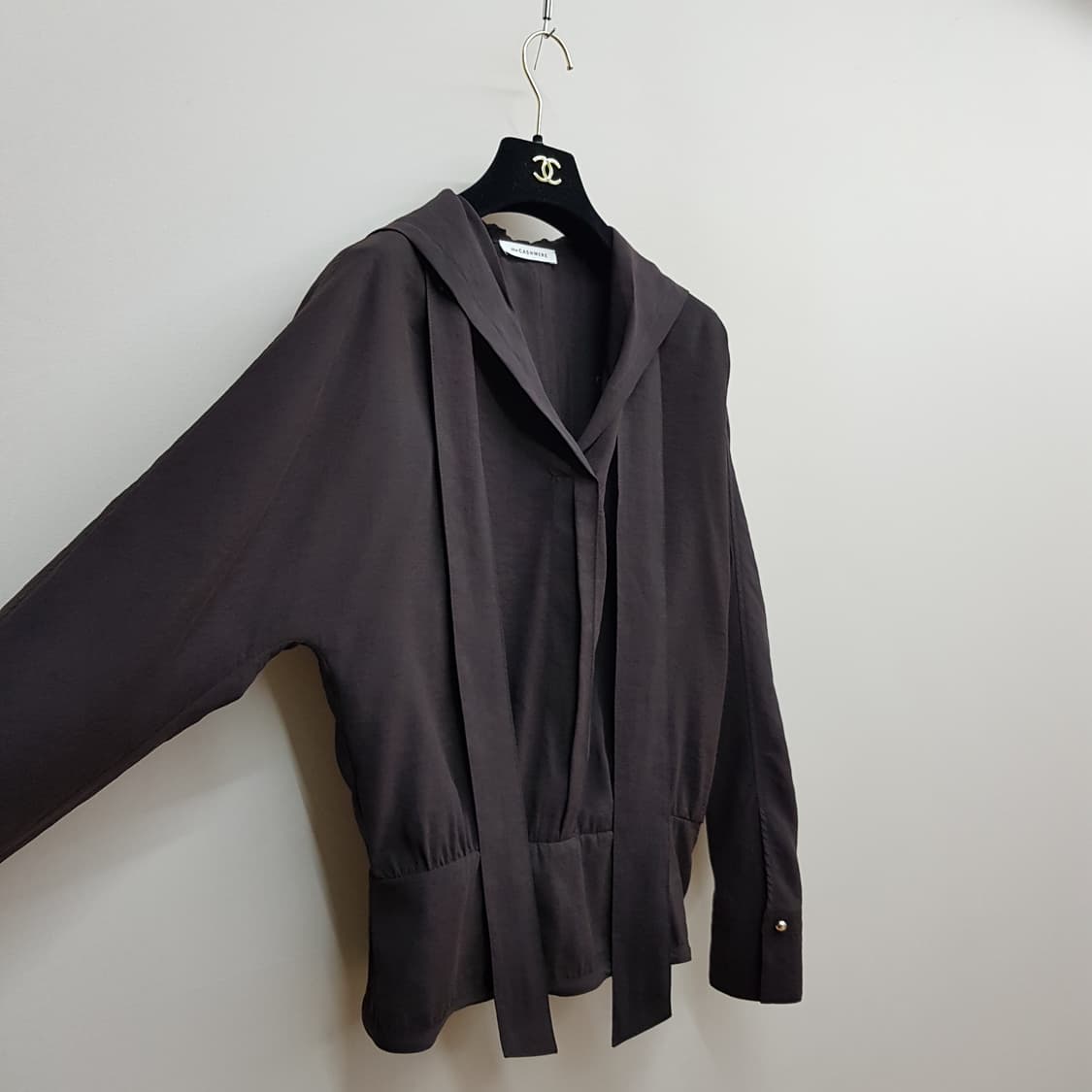 한섬 더캐시미어 2023 후드 블라우스 82-94-160사이즈 상품이미지3