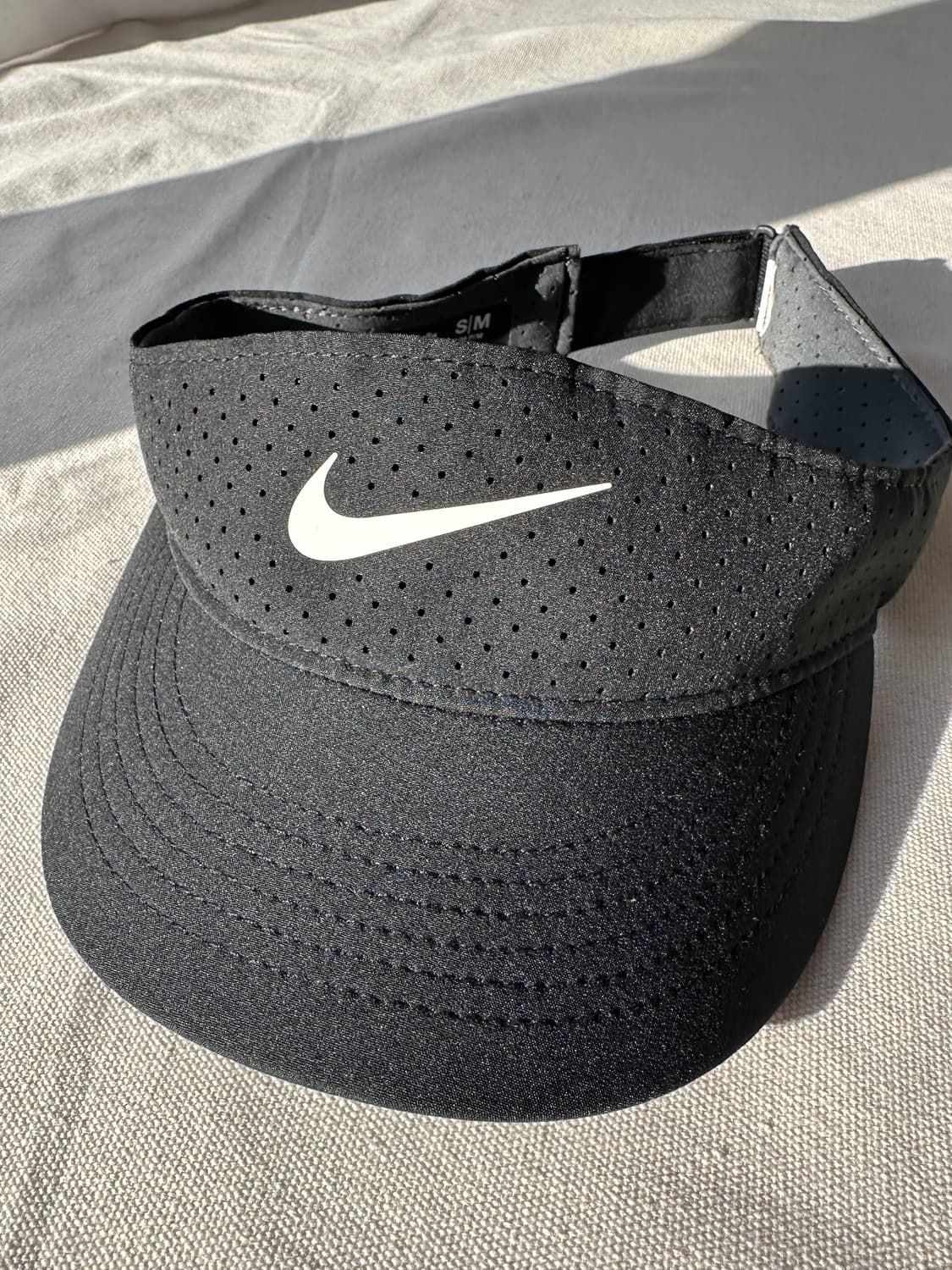 나이키 썬캡 드라이핏 에이스 바이저 블랙 S/M 상품이미지10