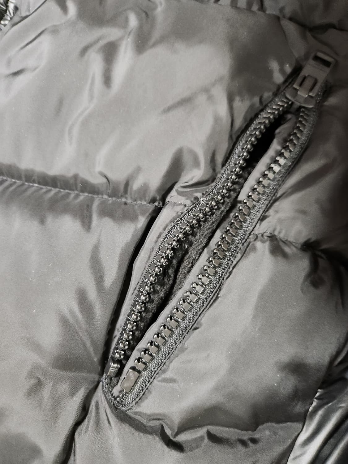 캘빈클라인진 여성 오버사이즈 롱다운점퍼 J206557 사이즈s

새상품급 상품이미지5