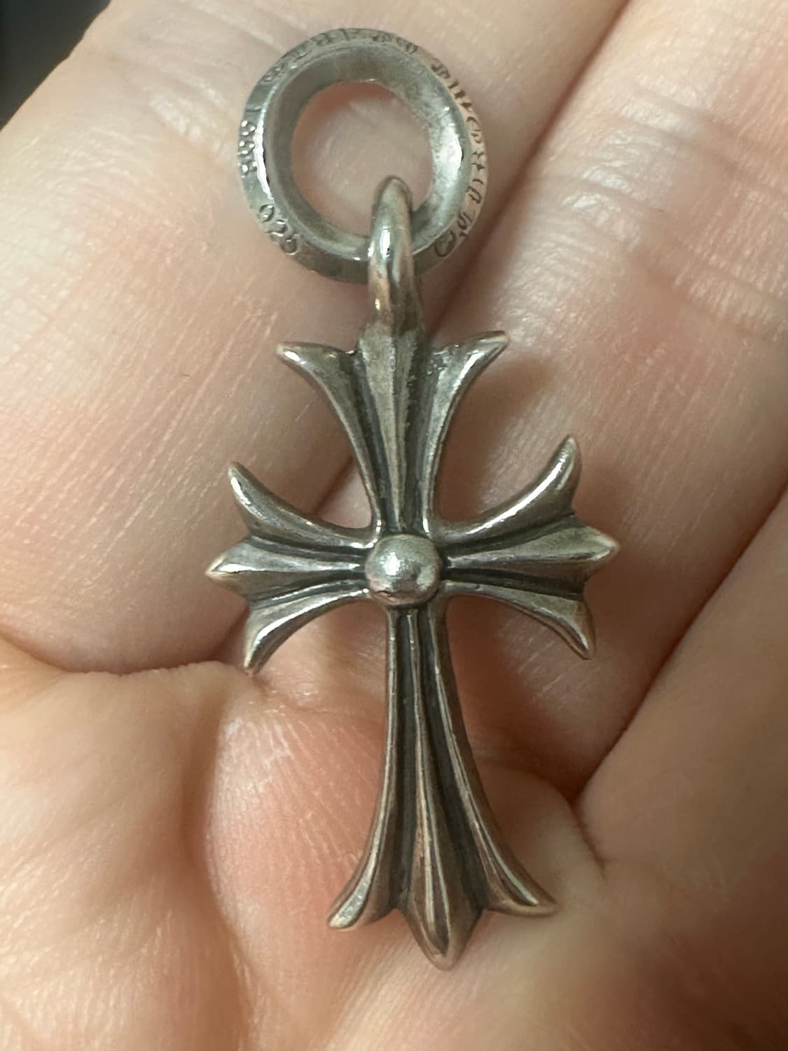 크롬하츠 타이니 크로스 참 상품이미지2