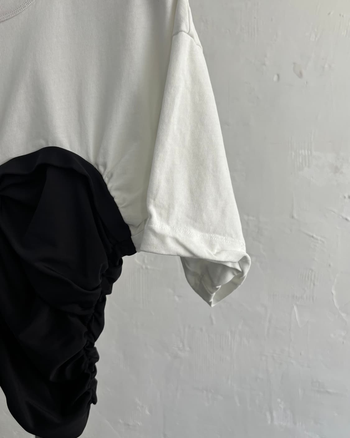 Alexanderwang 알렉산더왕 블랙 셔링 반팔 티셔츠 상품이미지2