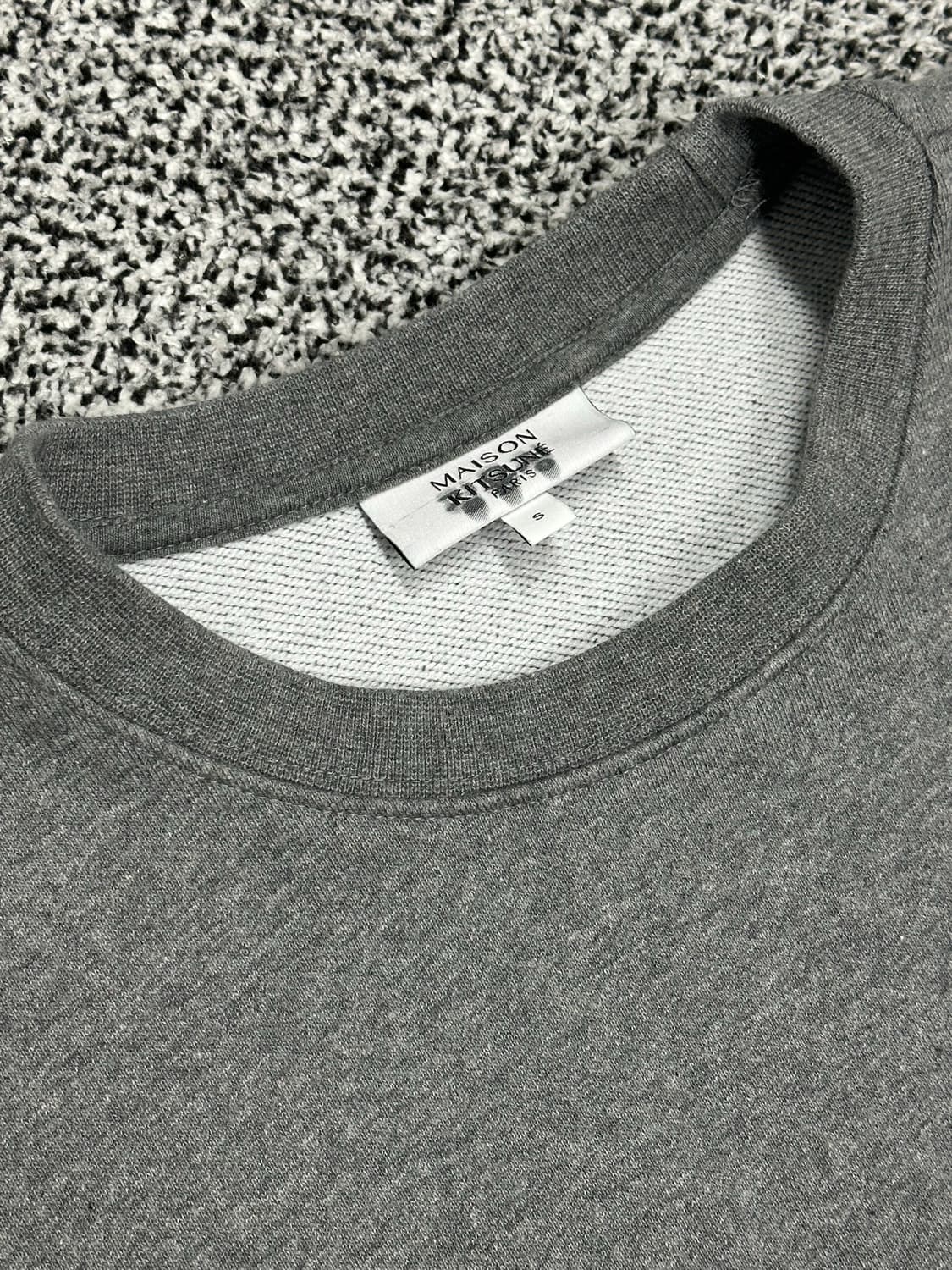 메종키츠네 신형 차콜 맨투맨 상품이미지3
