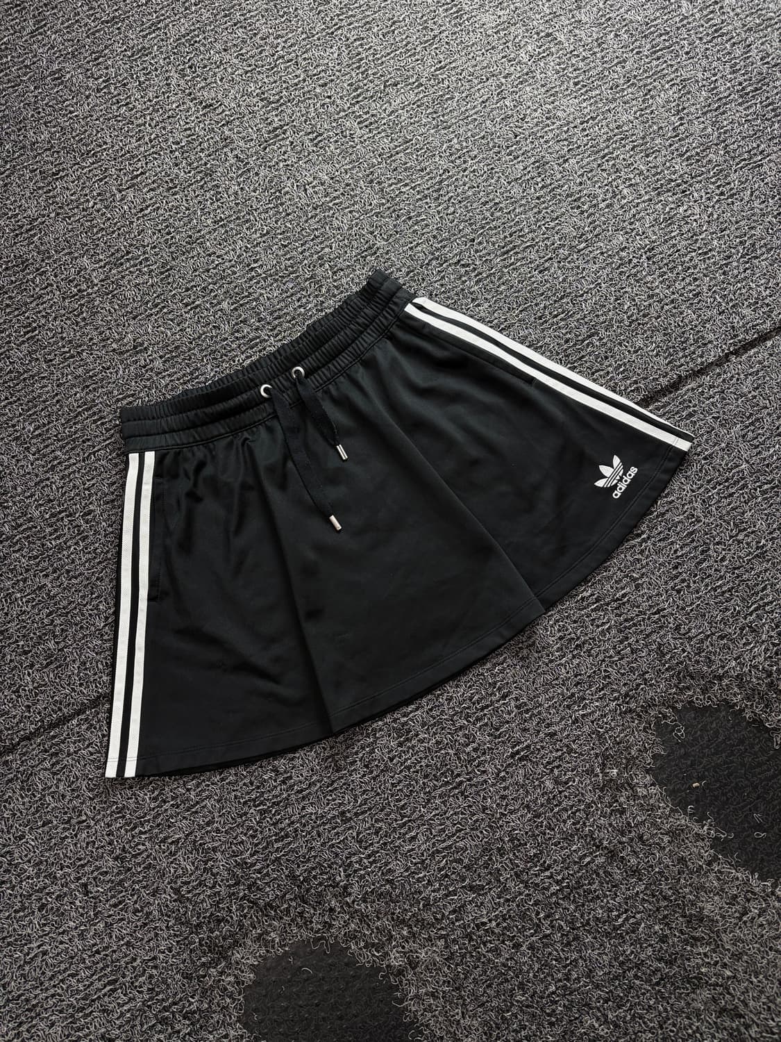 아디다스 우먼스 플레어 트랙 스커트 3741 상품이미지1