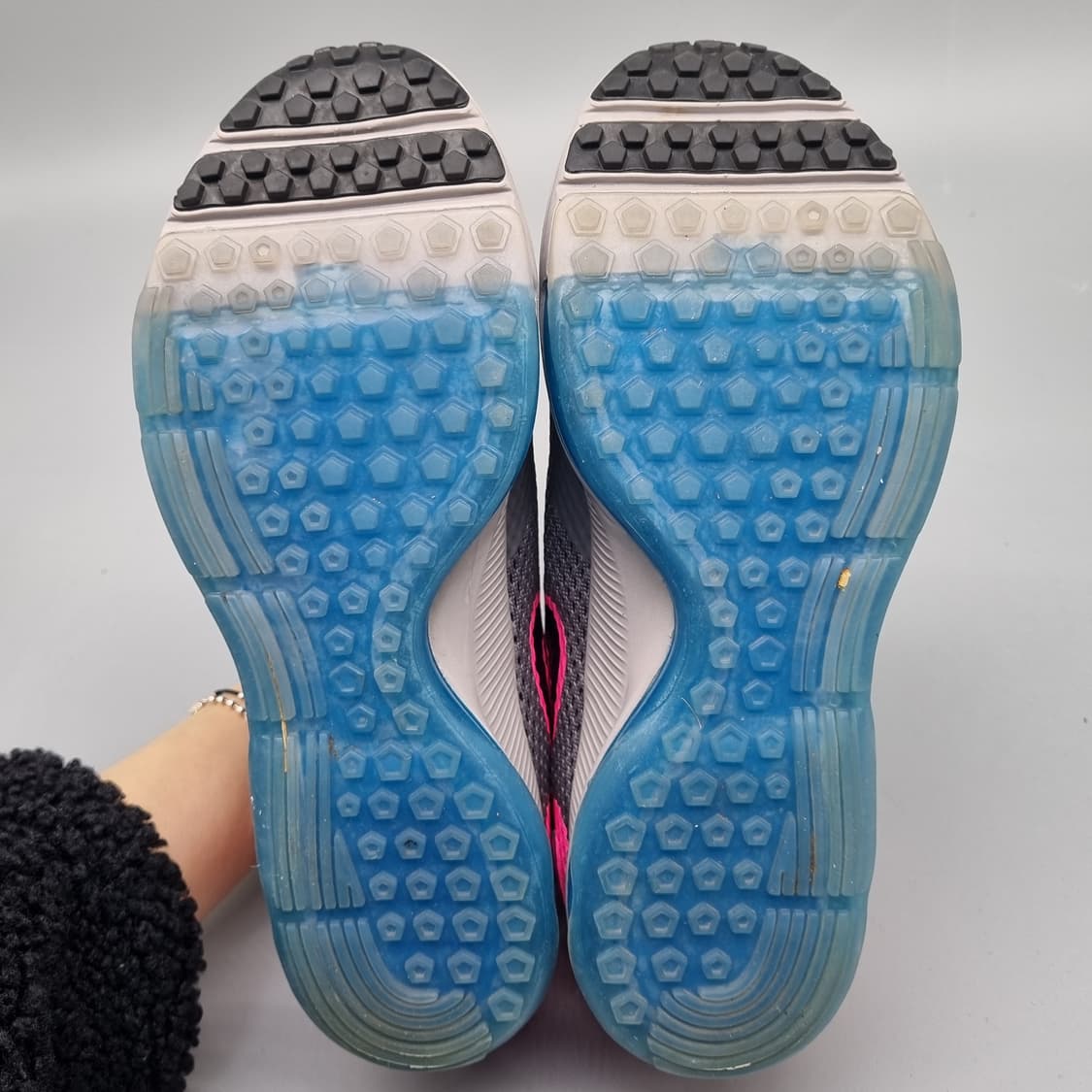 나이키 줌 올아웃 로우2 여성운동화235  상품이미지3