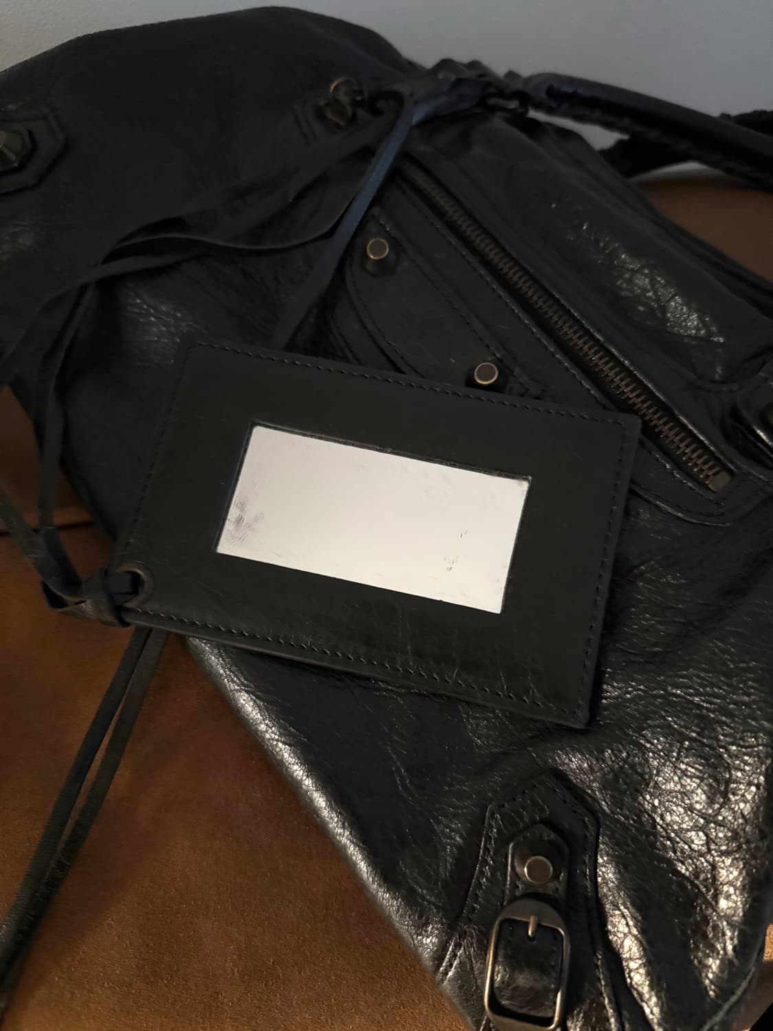 발렌시아가 시티 모터백 미디움 블랙 흑장 브라스 상품이미지6