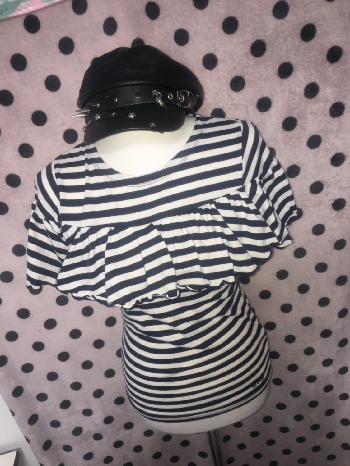 KanNa shop || dolly ribbon 프릴 하트트임 줄무늬 탑 상품이미지1