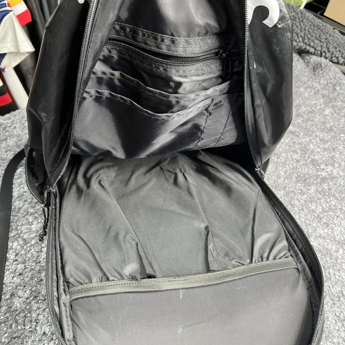 17FW 슈프림 백팩 블랙 상품이미지9